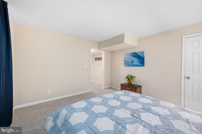 Building Photo - 15 Owen St