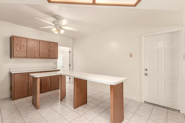 Building Photo - 7880 S Ave De Pina