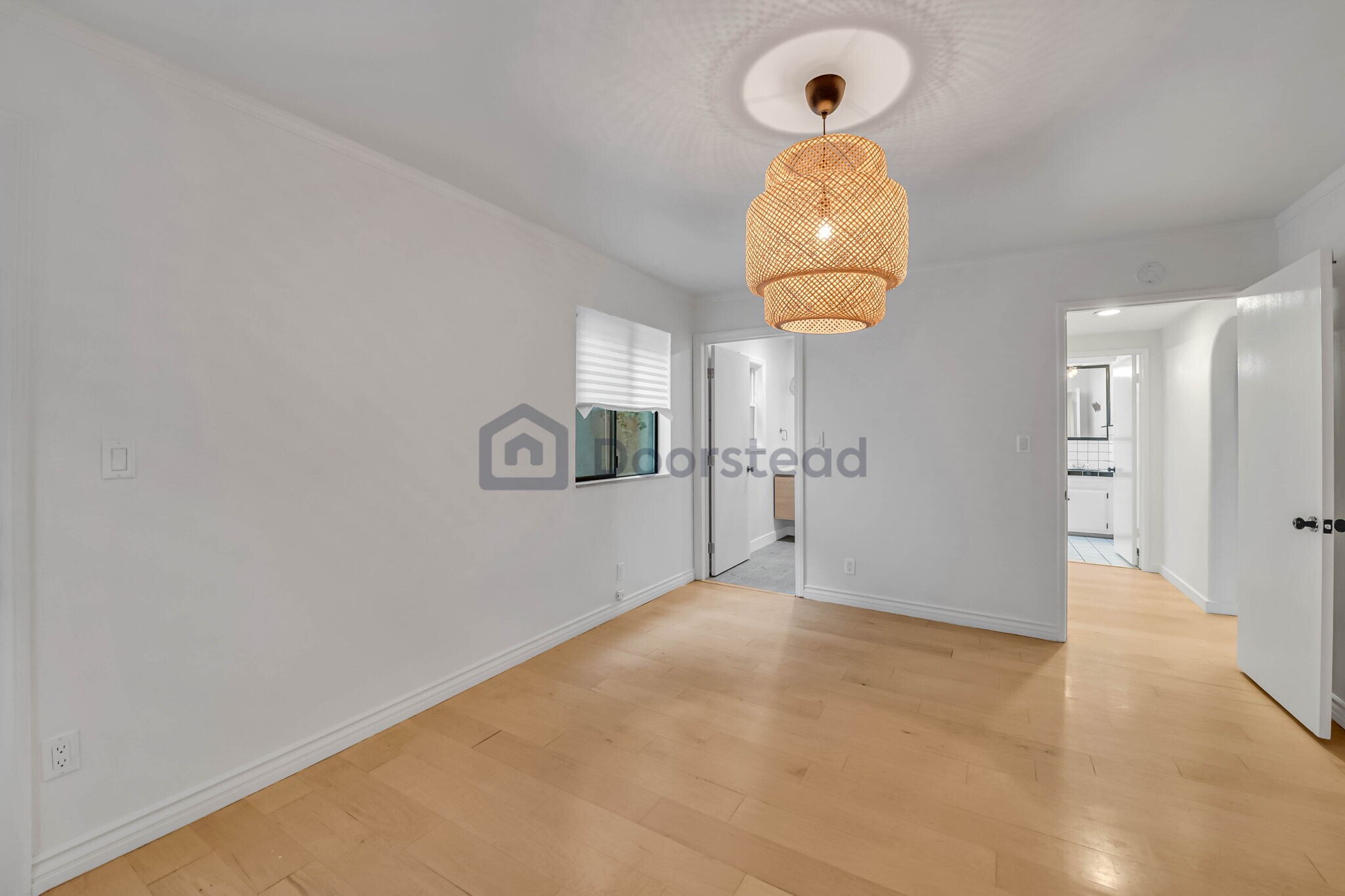 Building Photo - 5368 Calatrana Dr