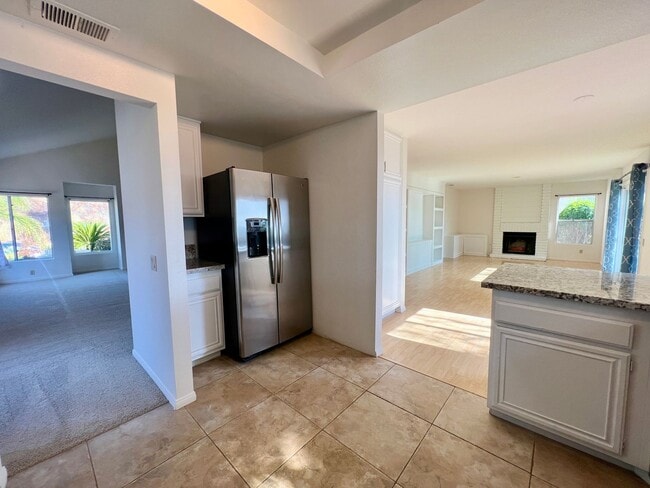 Building Photo - Spacious 4BD/2.5Bth Home in Rancho Penasqu...
