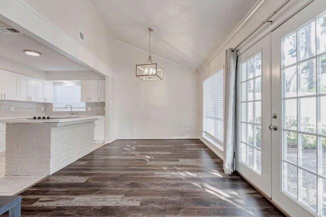 Building Photo - 1018 Rock Canyon Dr