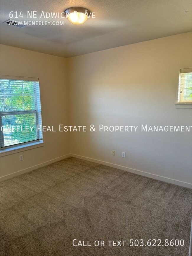 Building Photo - 614 NE Adwick Dr