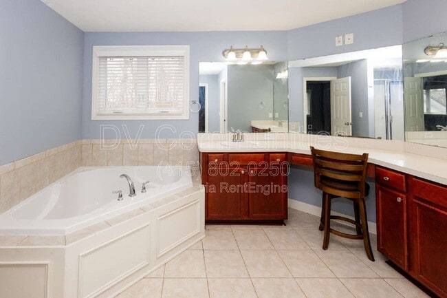 Building Photo - 8240 Talbot Cir