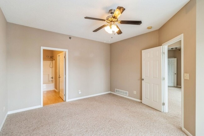 Building Photo - LEASING SPECIAL - 2 Bedroom, 2 Bathroom Condo in Waukee