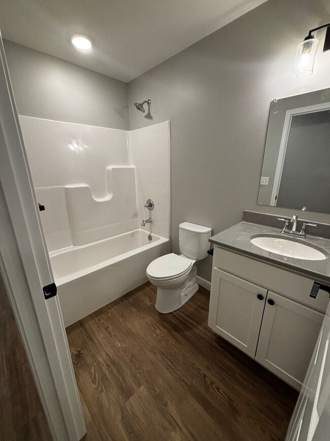 Building Photo - Italian Estates Property Management