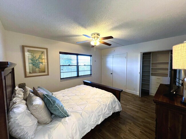 Building Photo - 3402 Bimini Ln