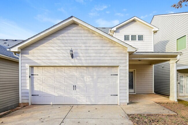 Building Photo - 185 Stillwood Dr