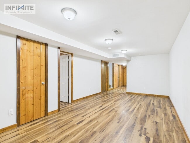 Building Photo - Spacious 4-Bedroom Apartment Just 4 Blocks from MSU!