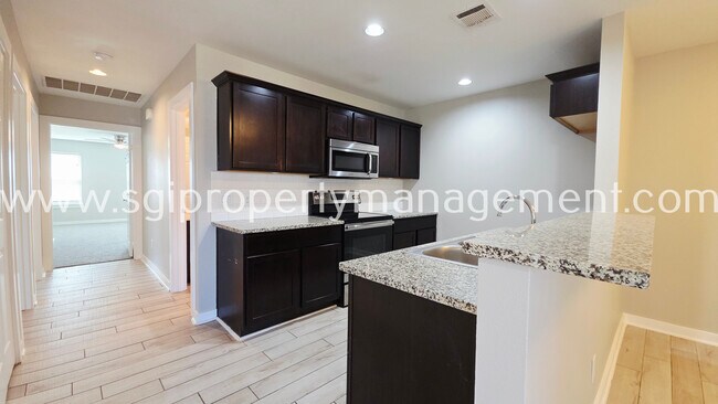 Building Photo - 523 Wood Dr