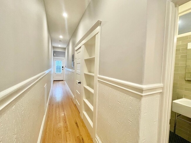 Building Photo - Mission Dolores Park Modern 2BR/1BA Deligh...