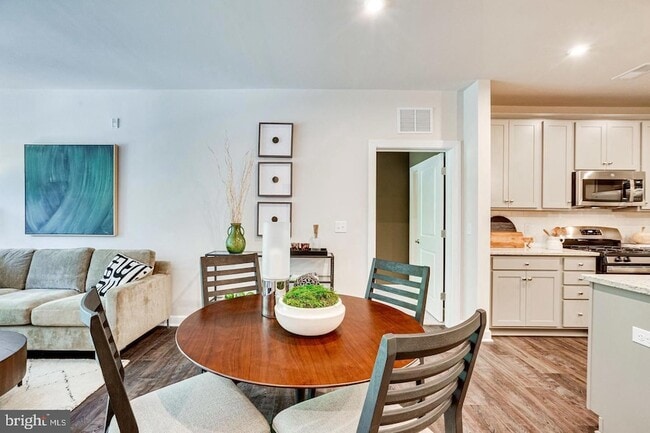 Building Photo - 21731 Dovekie Ter