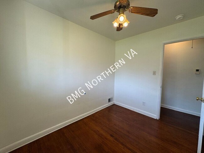 Building Photo - 7046 Lee Park Ct