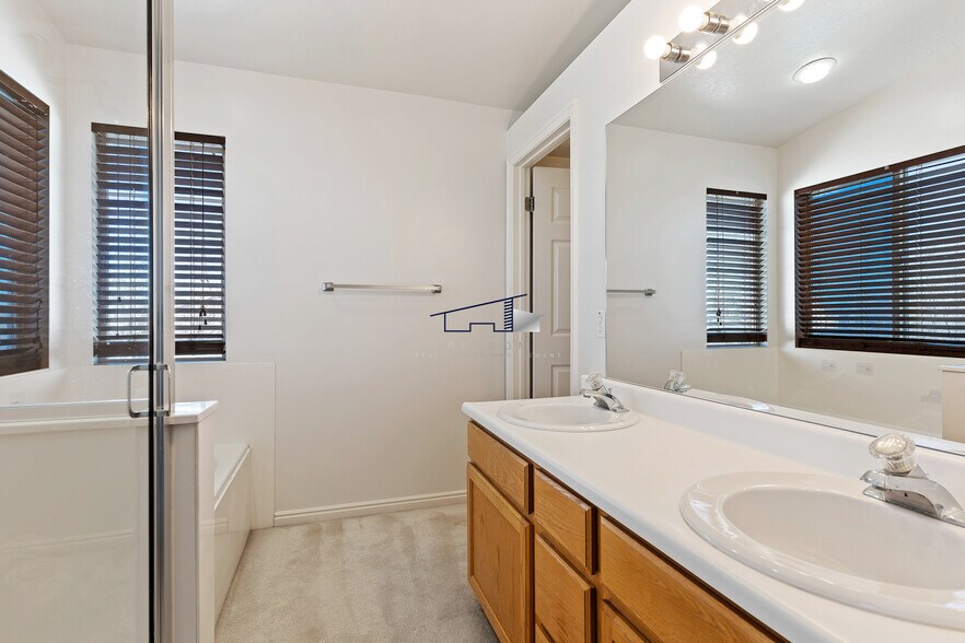 Building Photo - 5589 S 3275 W