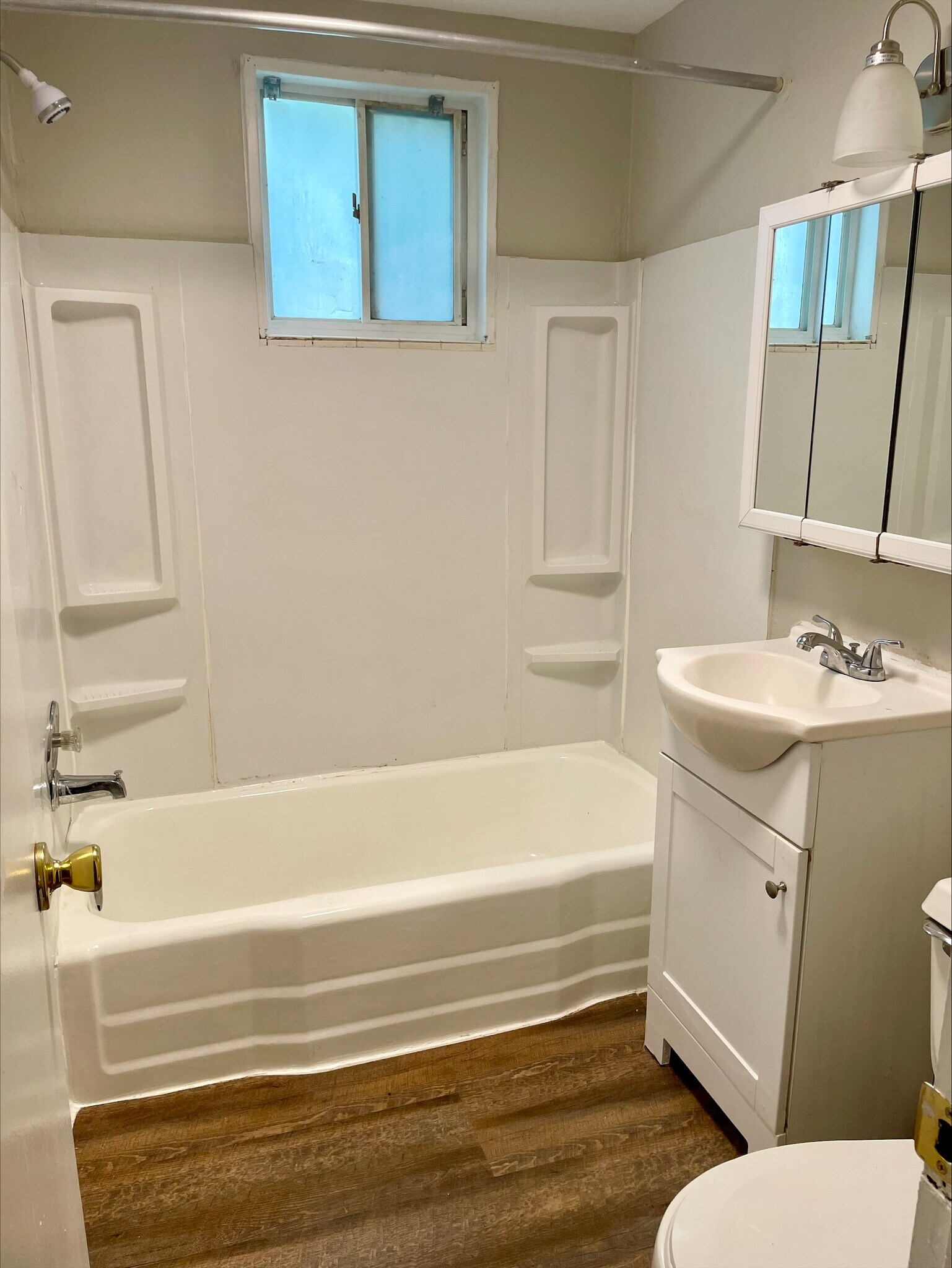 Building Photo - 497 Julien Cir