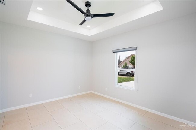 Building Photo - 309 Lilly Dr