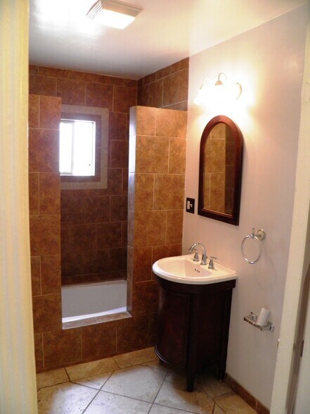 Building Photo - 1269 S Ridgeley Dr