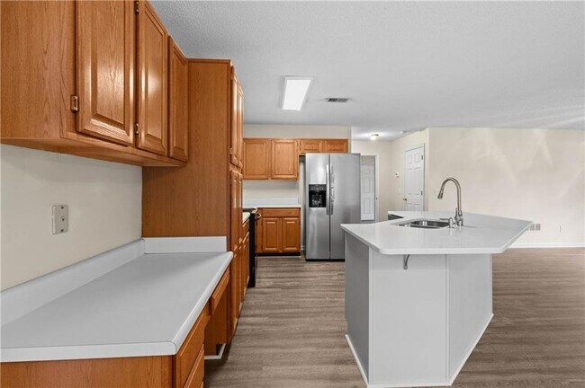 Building Photo - 2155 Southbrook Ridge NW