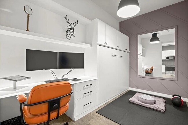 Building Photo - 800 Embassy Dr