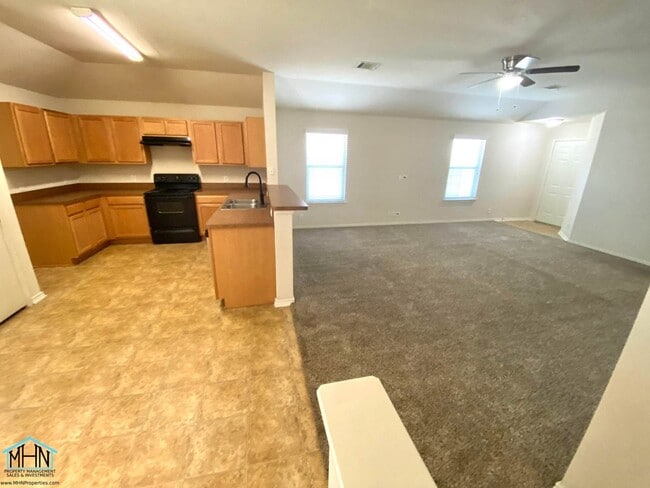 Building Photo - Inviting, Bright, Fresh, and Ready to Welc...