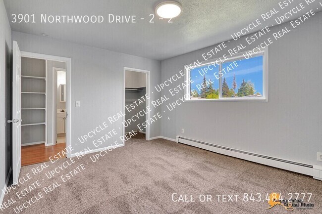 Building Photo - 3901 Northwood Dr