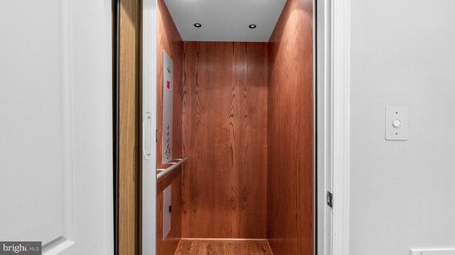 Building Photo - 7674 Maple Lawn Blvd