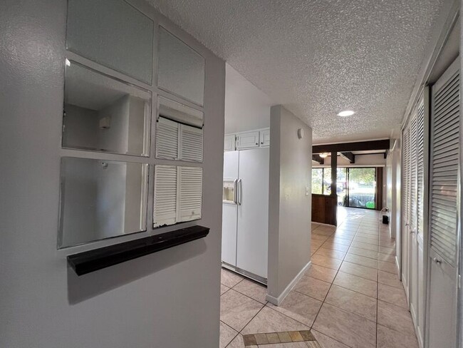 Building Photo - 5409 Pine Creek Dr