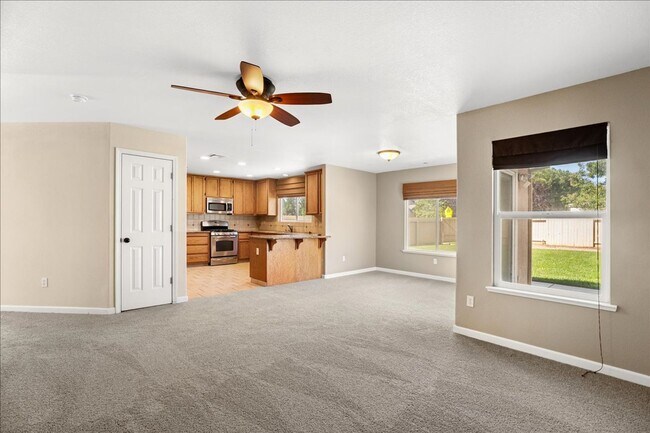 Building Photo - 1002 Bay Terrace Dr