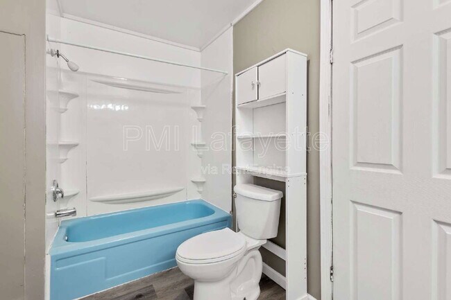 Building Photo - 605 N Perry St