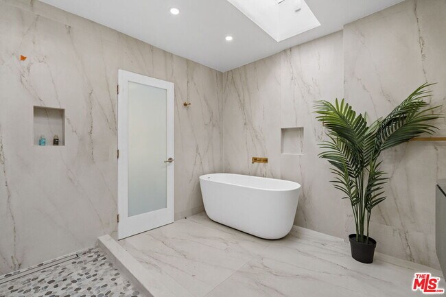Building Photo - 9213 Warbler Way