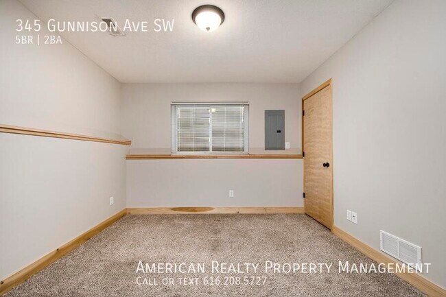 Building Photo - 345 Gunnison Ave SW