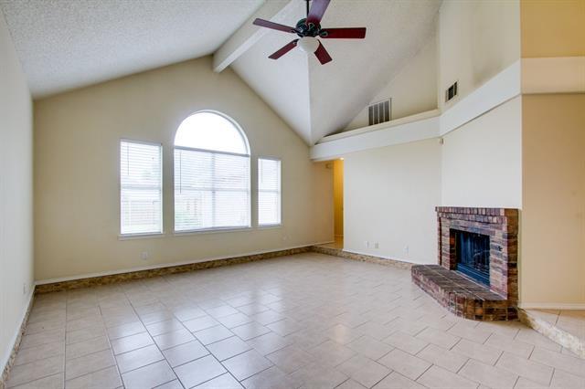 Building Photo - 2104 Regency Dr