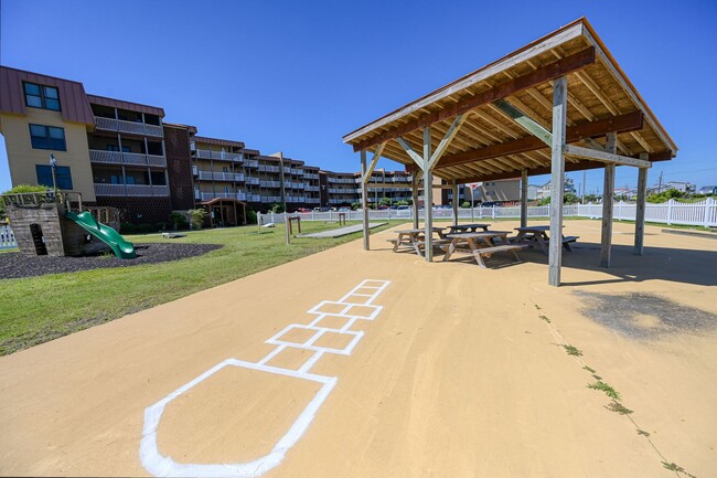 Building Photo - VillaZ Topsail Dunes 3102