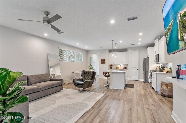 Building Photo - 14139 Pier Ln