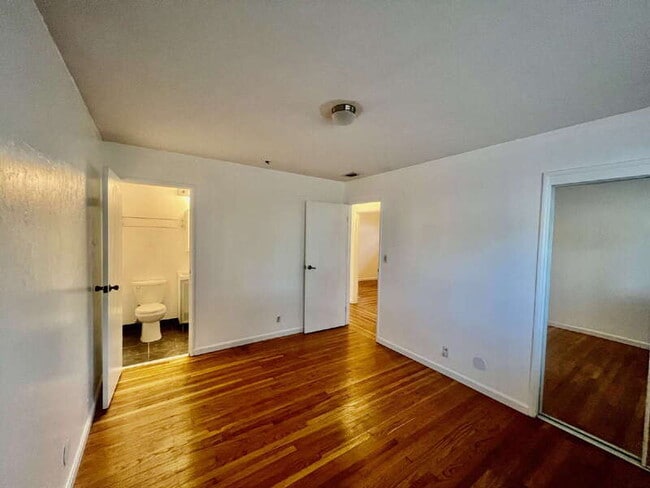 Building Photo - 280 Markham Ave