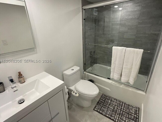 Building Photo - 5161 Collins Ave