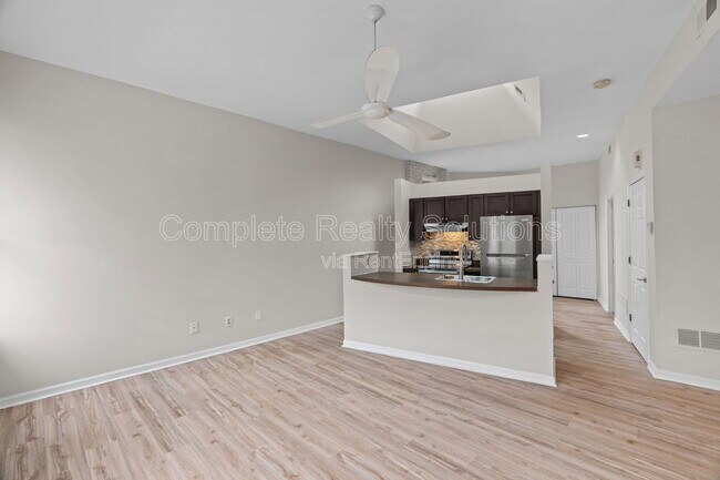 Building Photo - 2221-2223  Rutger Street