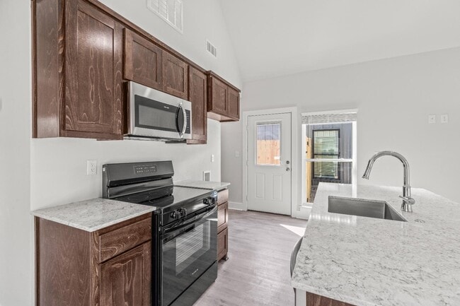 Building Photo - 20048 County Rd 4118