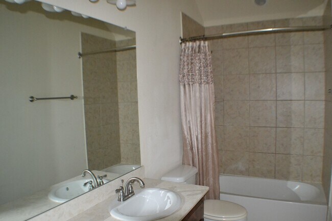 Building Photo - 4036 Eric Dr