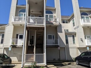 Building Photo - 11 Raritan Ave