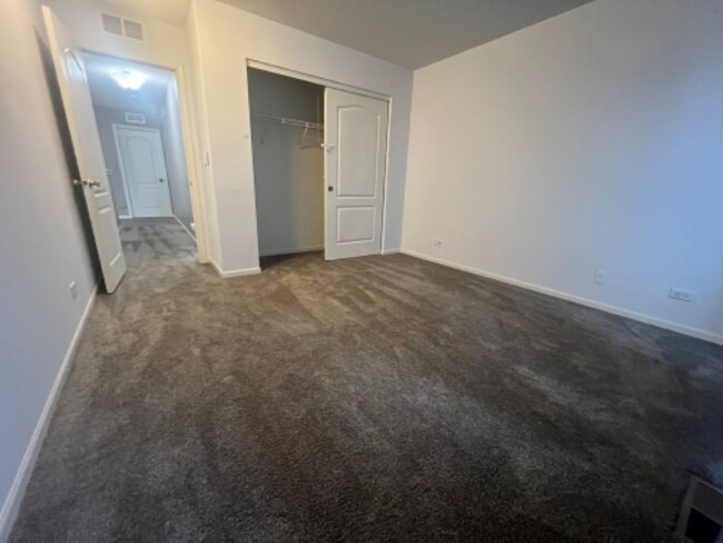 Building Photo - 524 Majestic Ln