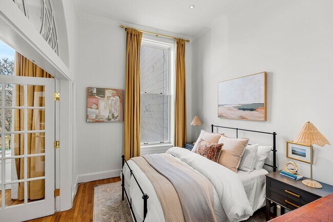 Building Photo - 120 Beacon St