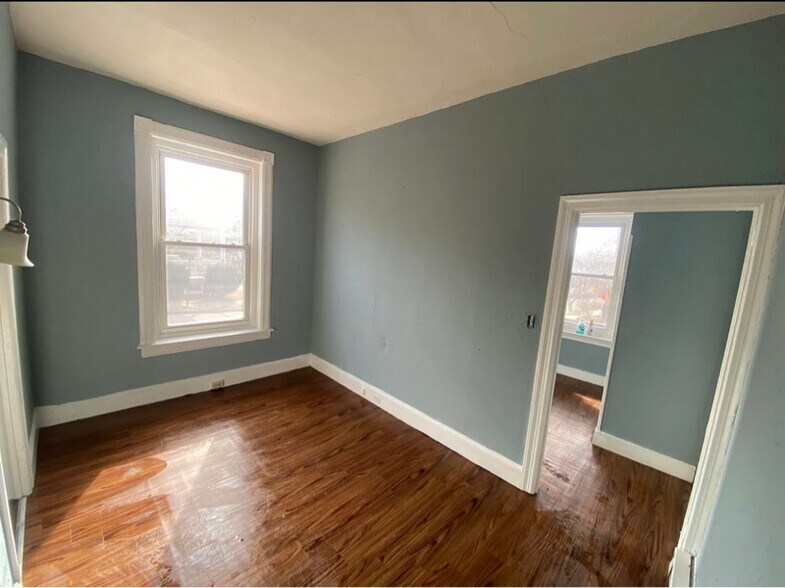 Primary Photo - 237 E Wood St