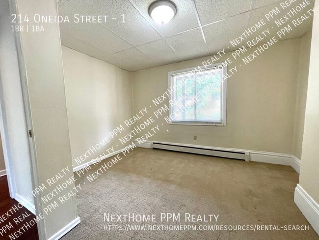 Building Photo - 214 Oneida St