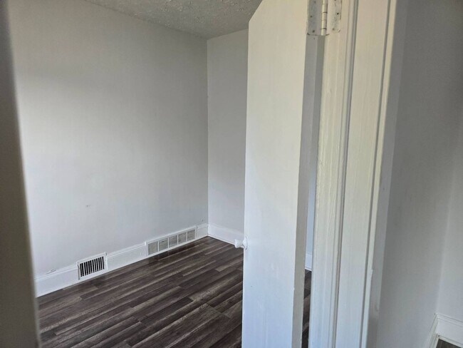 Building Photo - 8323 Medina Ave