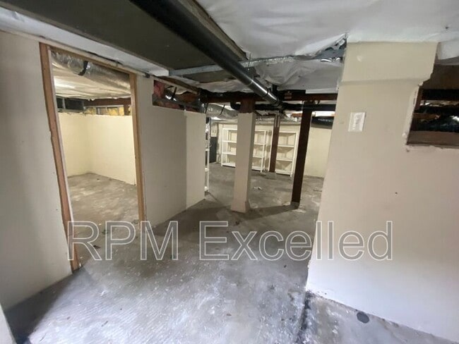 Building Photo - 3714 E I St