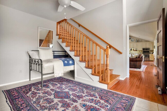 Building Photo - 13014 Schoolhouse Dr