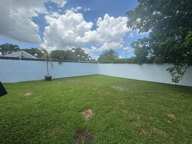 Building Photo - 3810 SW 89th Ave