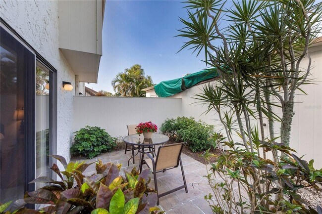 Building Photo - 696 Bird Bay Dr W