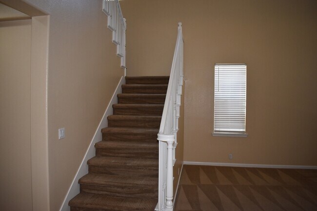 Building Photo - 1220 CAVALAIRE Ct
