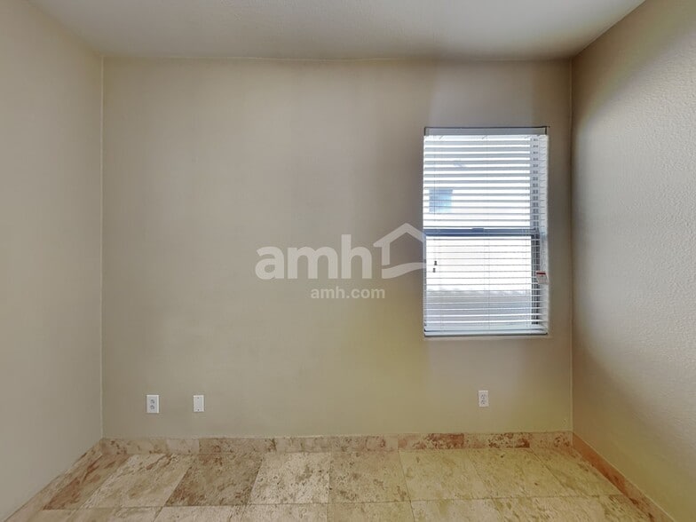 Building Photo - 6327 Hamilton Grove Ave